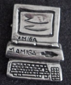Brosche Computer Amiga, 3,2x4cm